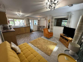 Theé Óldé Cow Shéd Cottingham, Central Location, 500 meters from Cottingham Train Station, Close to Hull & Beverly, Free Parking & WI-FI , Entire Detached Property